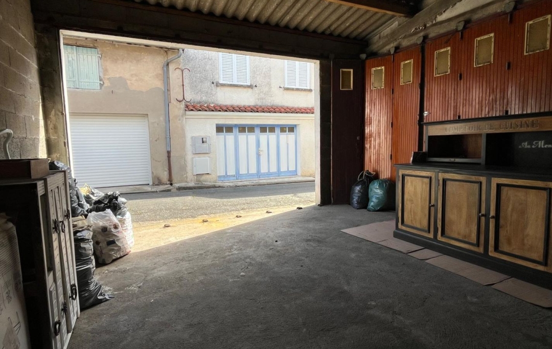 L`AUTRE AGENCE : Garage / Parking | TONNEINS (47400) | 30 m2 | 18 000 € 